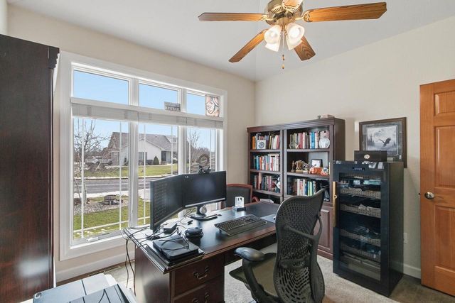 614 Woodhaven Court, Cambridge, WI 53523