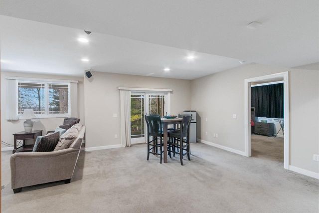 614 Woodhaven Court, Cambridge, WI 53523