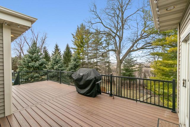 614 Woodhaven Court, Cambridge, WI 53523