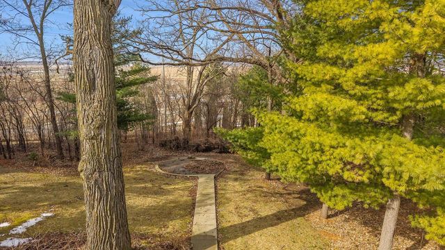 614 Woodhaven Court, Cambridge, WI 53523