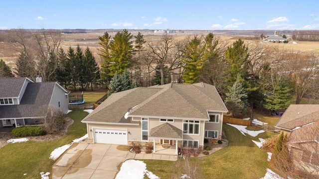 614 Woodhaven Court, Cambridge, WI 53523