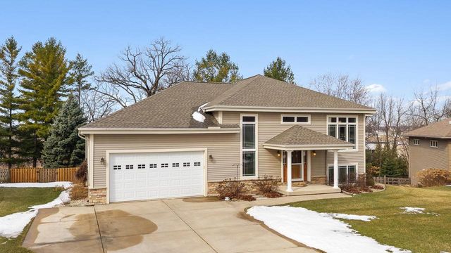 614 Woodhaven Court, Cambridge, WI 53523