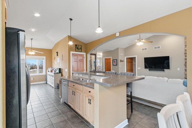 614 Woodhaven Court, Cambridge, WI 53523