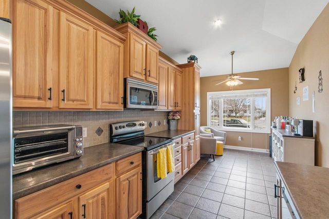 614 Woodhaven Court, Cambridge, WI 53523