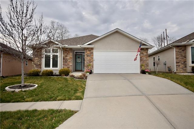 1928 Carter Court, Liberty, MO 64068