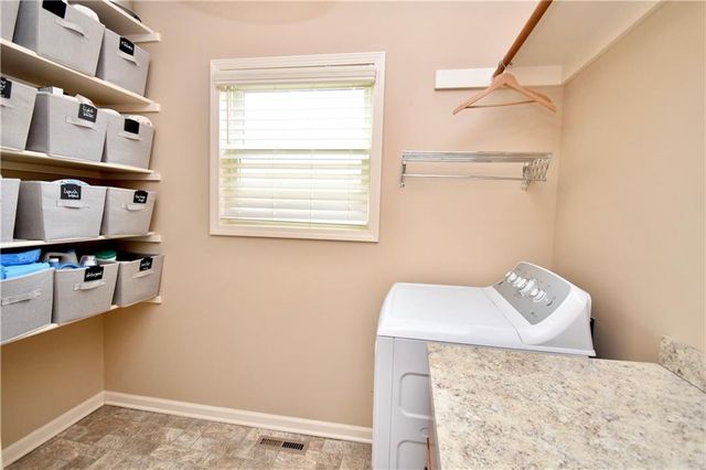 1928 Carter Court, Liberty, MO 64068