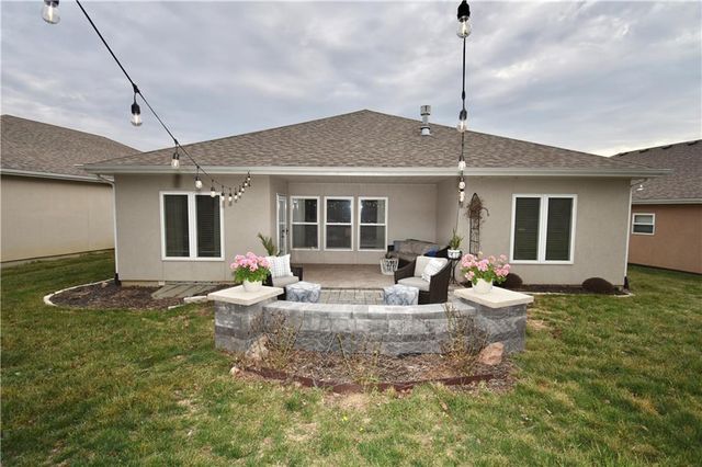 1928 Carter Court, Liberty, MO 64068