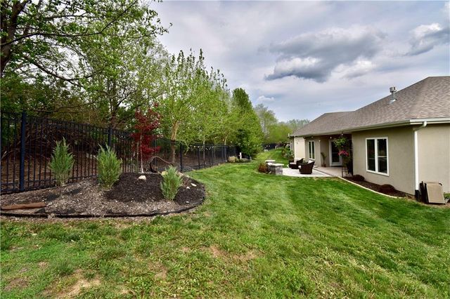 1928 Carter Court, Liberty, MO 64068