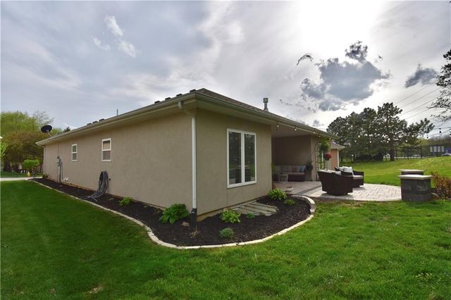 1928 Carter Court, Liberty, MO 64068