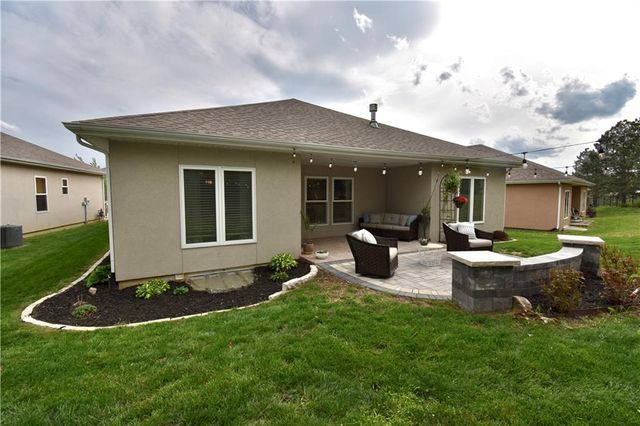 1928 Carter Court, Liberty, MO 64068