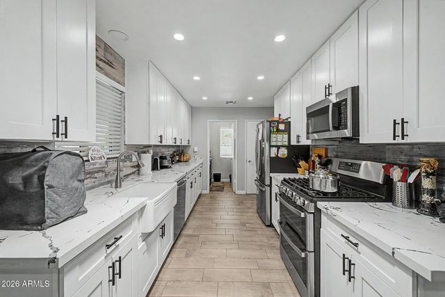 10718 W CHERYL Drive, Sun City, AZ 85351