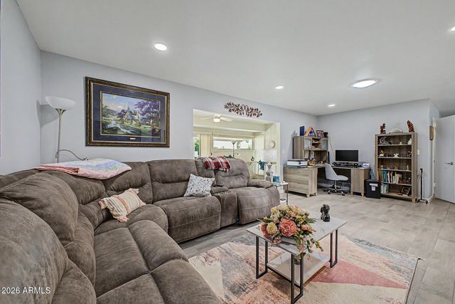 10718 W CHERYL Drive, Sun City, AZ 85351