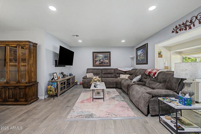 10718 W CHERYL Drive, Sun City, AZ 85351