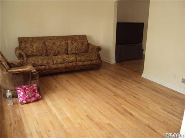 1034 Tulsa Street, Uniondale, NY 11553