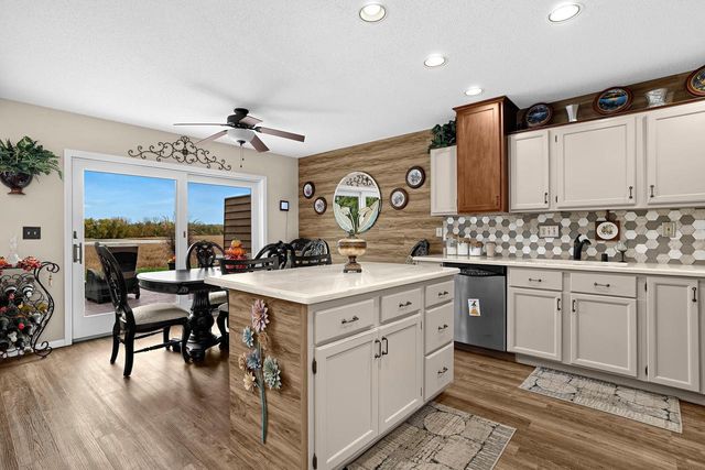 1025 Lauderdale N, Onalaska, WI 54650