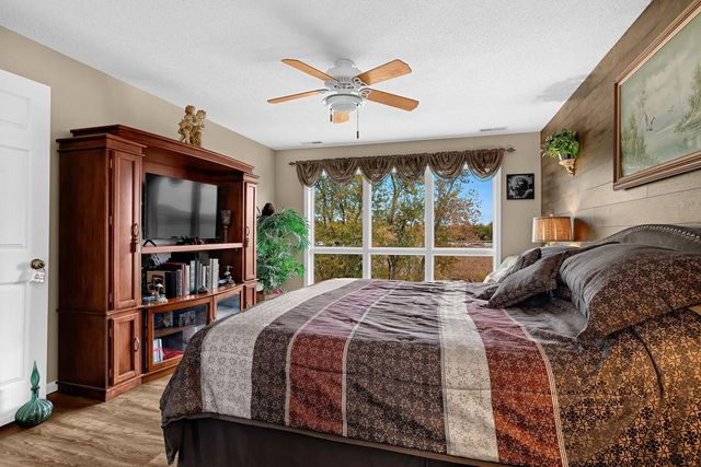 1025 Lauderdale N, Onalaska, WI 54650