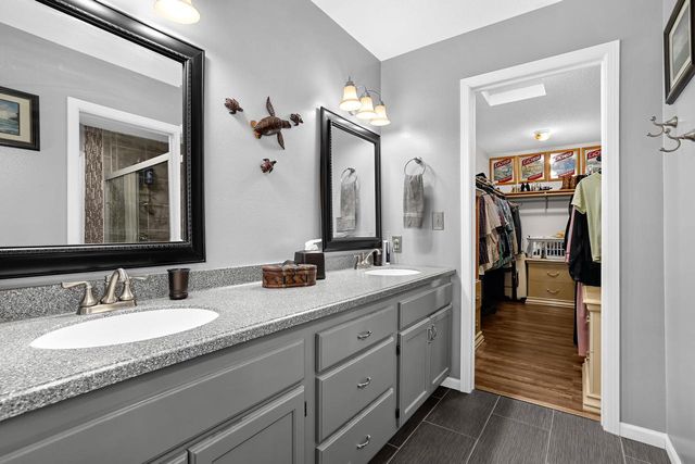 1025 Lauderdale N, Onalaska, WI 54650