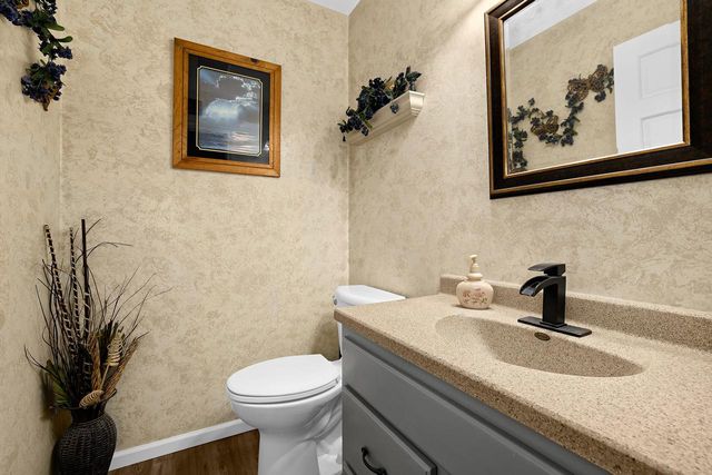 1025 Lauderdale N, Onalaska, WI 54650