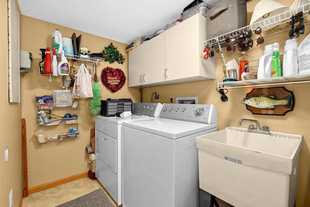 1025 Lauderdale N, Onalaska, WI 54650