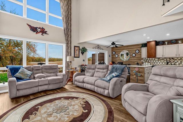 1025 Lauderdale N, Onalaska, WI 54650