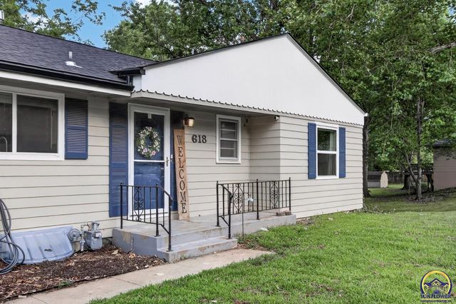 618 SW Crest DR, Topeka, KS 66606