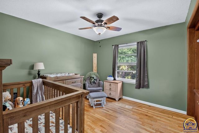 618 SW Crest DR, Topeka, KS 66606