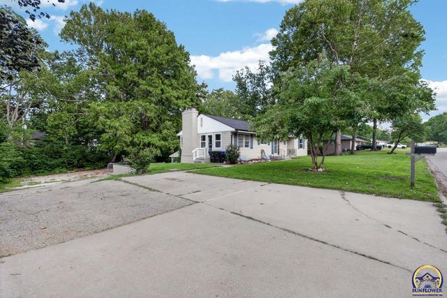 618 SW Crest DR, Topeka, KS 66606