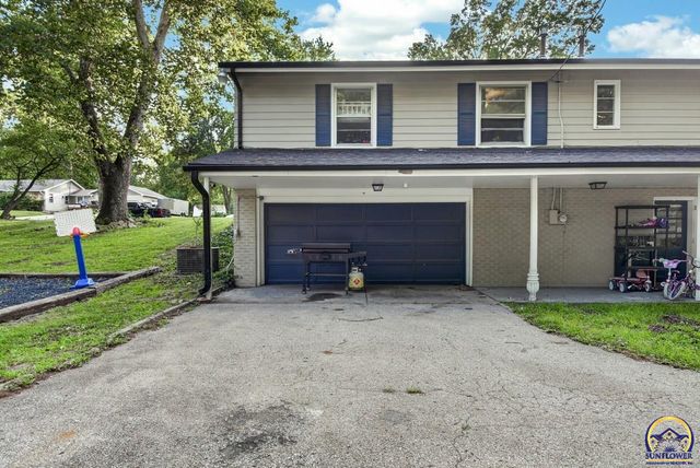 618 SW Crest DR, Topeka, KS 66606