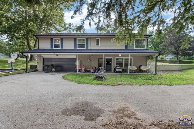 618 SW Crest DR, Topeka, KS 66606