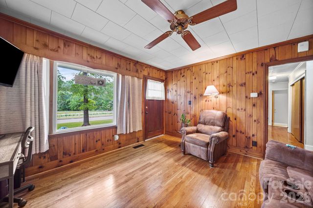 303 E Allenton Street, Mount Gilead, NC 27306