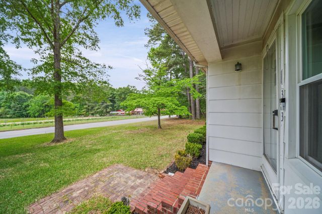 303 E Allenton Street, Mount Gilead, NC 27306