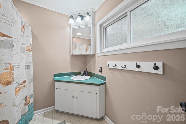 303 E Allenton Street, Mount Gilead, NC 27306
