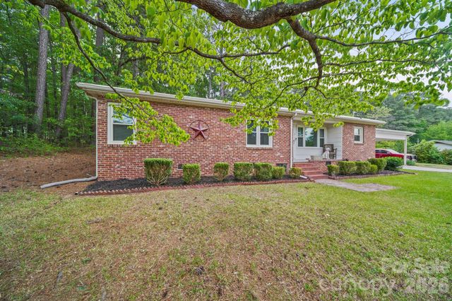 303 E Allenton Street, Mount Gilead, NC 27306