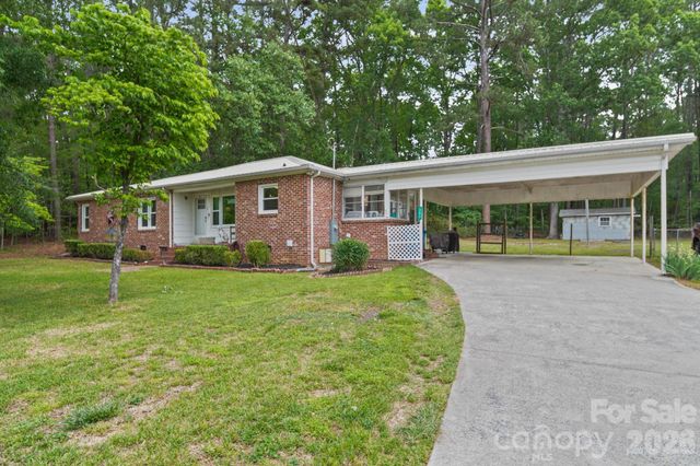 303 E Allenton Street, Mount Gilead, NC 27306