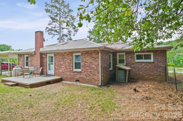 303 E Allenton Street, Mount Gilead, NC 27306