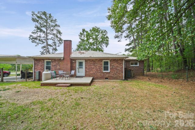 303 E Allenton Street, Mount Gilead, NC 27306