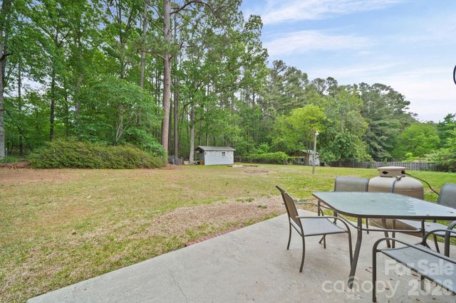 303 E Allenton Street, Mount Gilead, NC 27306