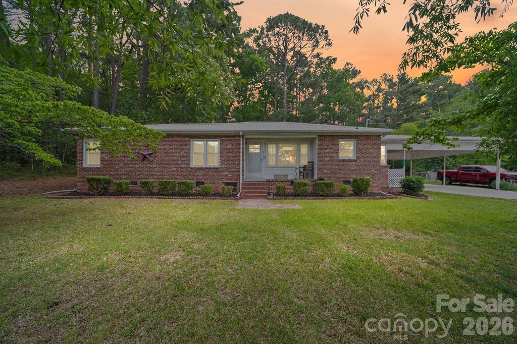 303 E Allenton Street, Mount Gilead, NC 27306