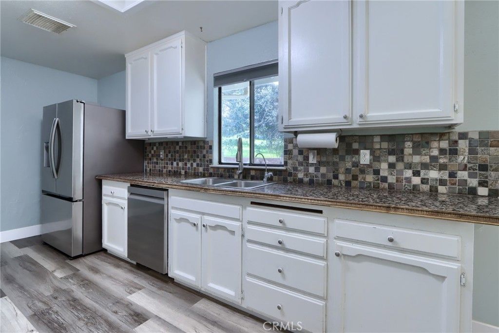 Image 13 of property listing at 30658 Holiday, Coarsegold, CA 93614