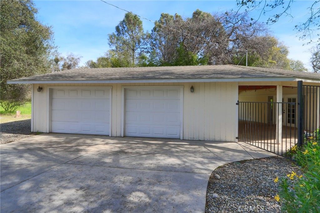 Image 34 of property listing at 30658 Holiday, Coarsegold, CA 93614