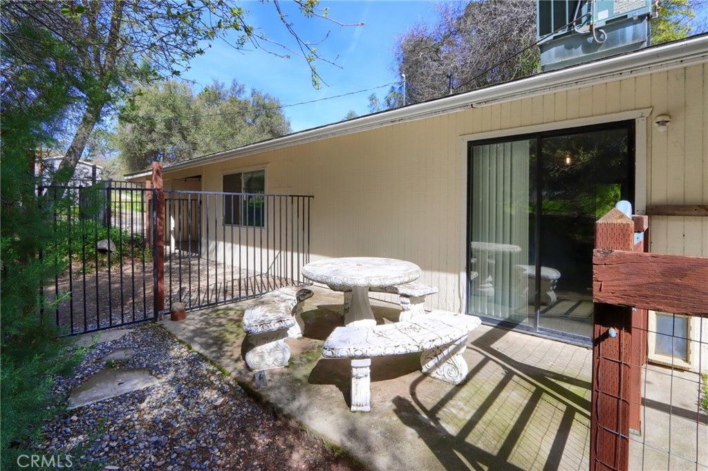 Image 38 of property listing at 30658 Holiday, Coarsegold, CA 93614