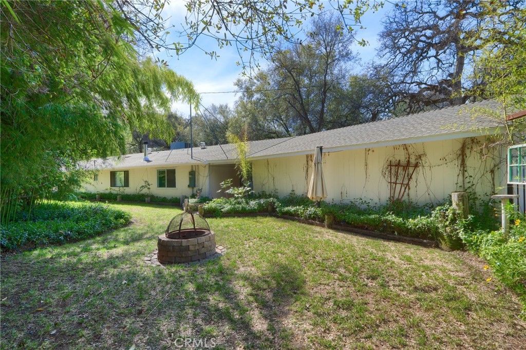 Image 41 of property listing at 30658 Holiday, Coarsegold, CA 93614