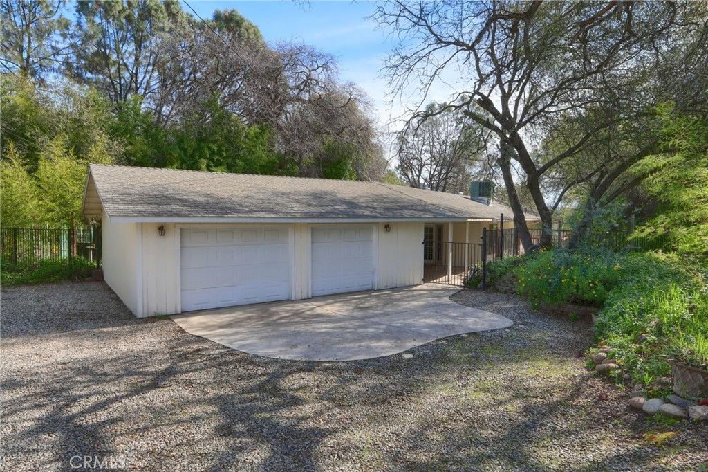 Image 47 of property listing at 30658 Holiday, Coarsegold, CA 93614