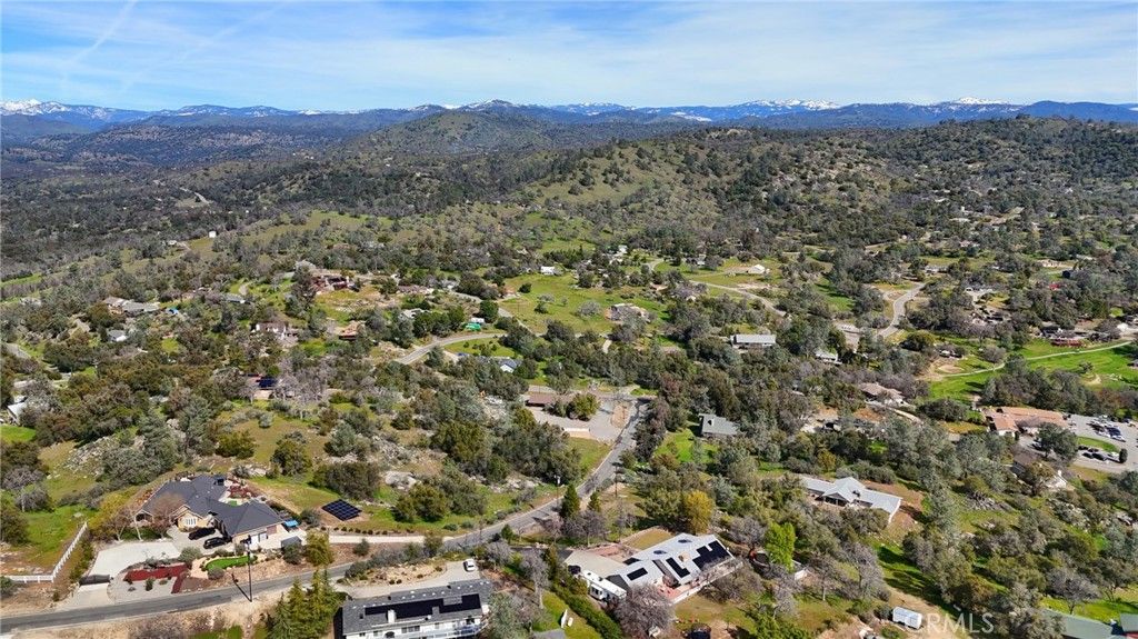Image 59 of property listing at 30658 Holiday, Coarsegold, CA 93614