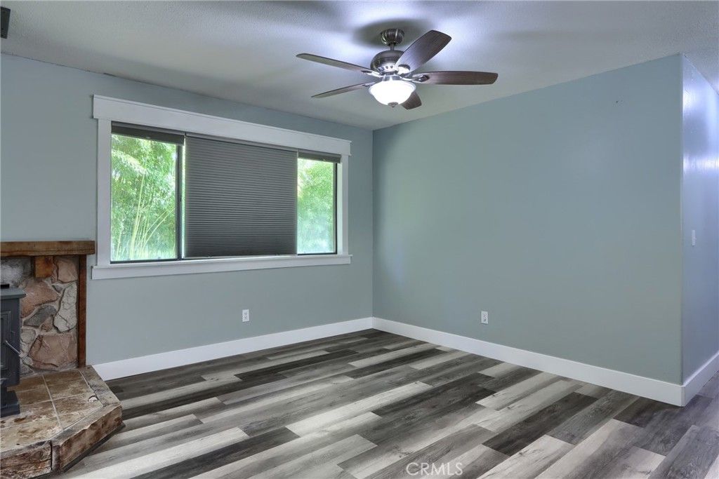 Image 9 of property listing at 30658 Holiday, Coarsegold, CA 93614