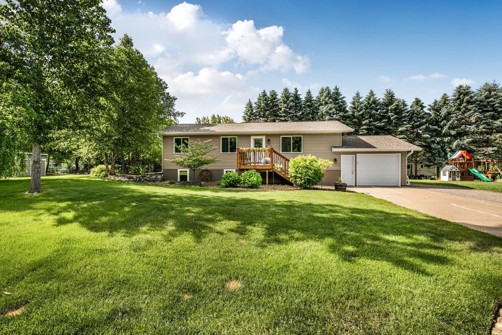 2135 247th Street, Saint Augusta, MN 56301