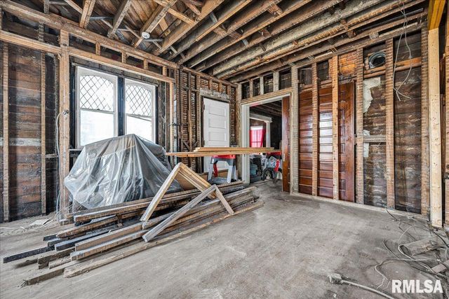 401 W ARMSTRONG Avenue, Peoria, IL 61604