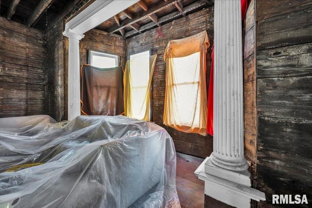 401 W ARMSTRONG Avenue, Peoria, IL 61604