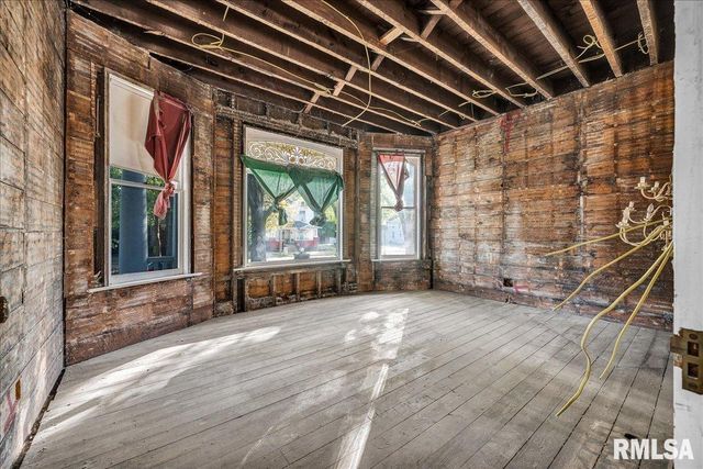 401 W ARMSTRONG Avenue, Peoria, IL 61604