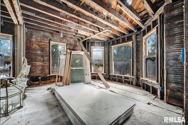 401 W ARMSTRONG Avenue, Peoria, IL 61604